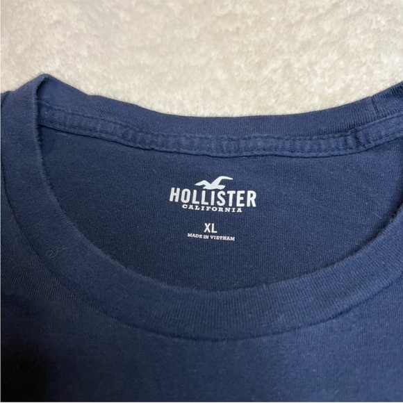 Hollister - Men’s crewneck T - Navy Blue Christmas T - ‘Twas Lit - Picture 6 of 7